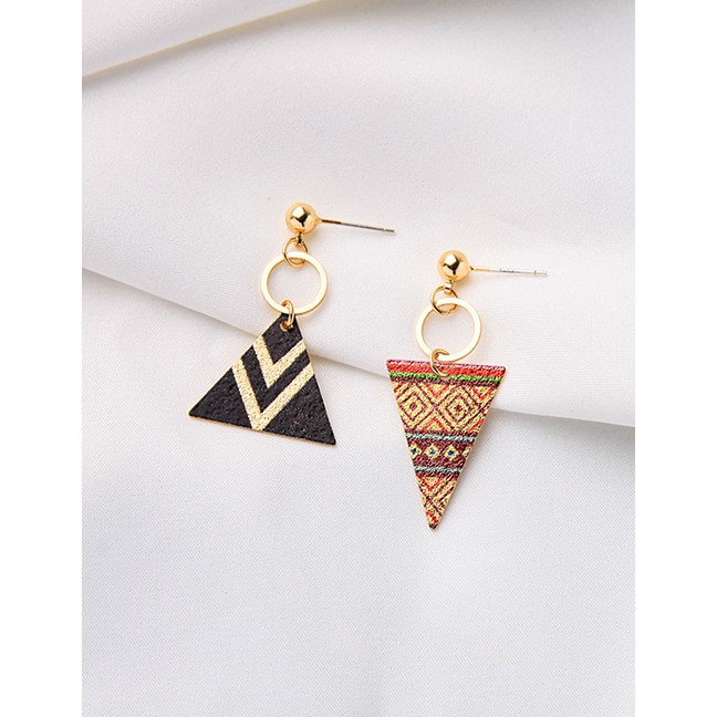 LRC Anting Tusuk Fashion Triangle Geometric Asymmetric Round Hollow Triangle Earrings K04277