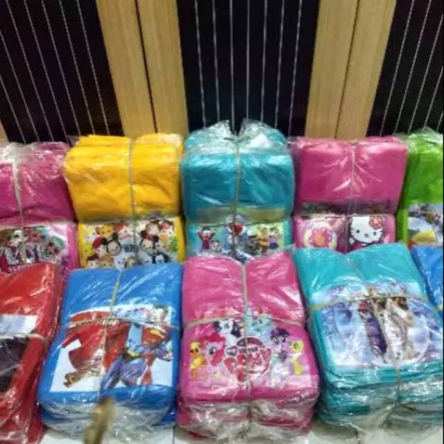 

Tas ulang tahun mix karakter