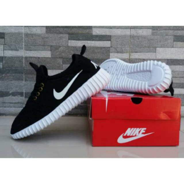 sepatu nike yeezy