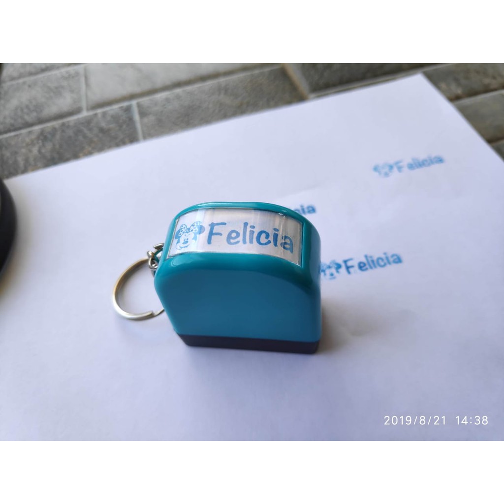 

Stempel Cap Anak Karakter Gantungan Kunci Custom Nama Unik Dokter Logo Perusahaan epinidithouse