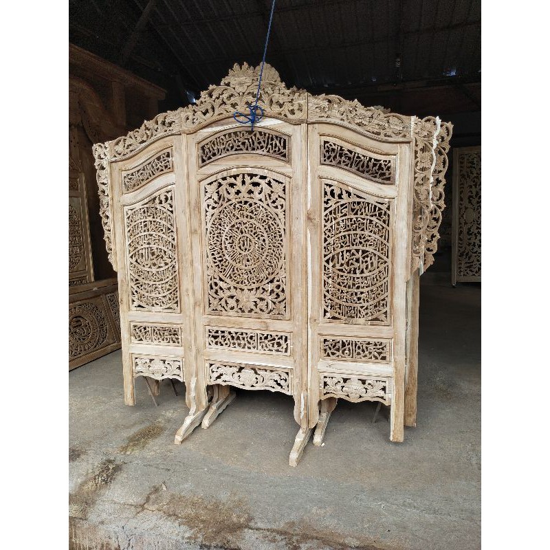 Pembatas ruangan ukir kaligrafi kayu jati Non Finishing