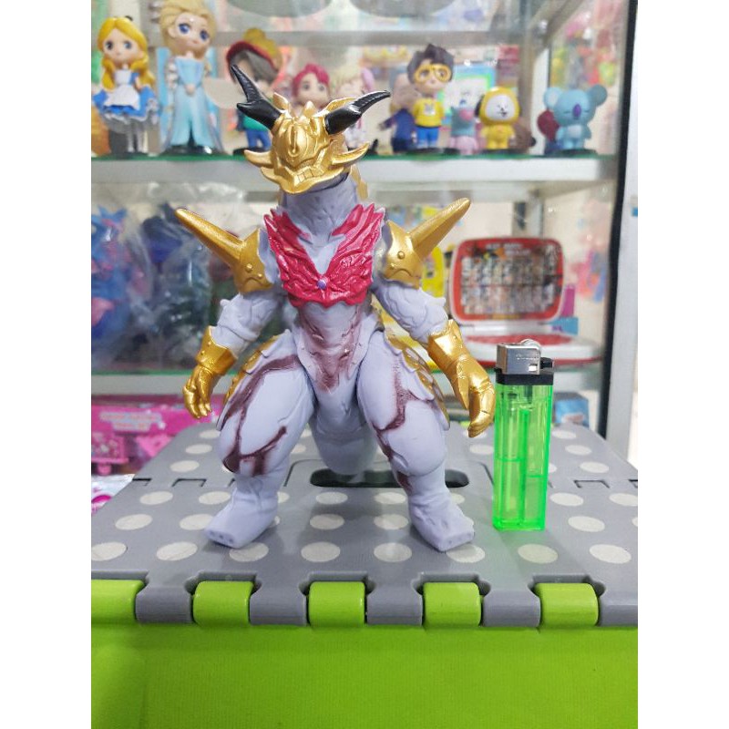 figur Monster Thunder Killer Gomora Triyan Golza Ultramen Taro