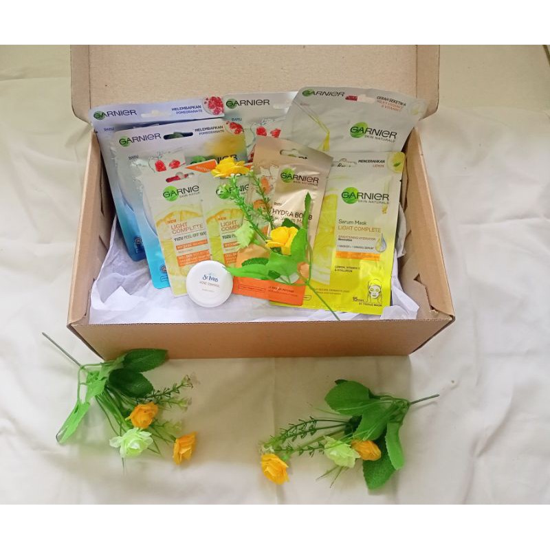 SKINCARE BOX