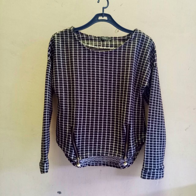 

PRELOVED Kotak Donker