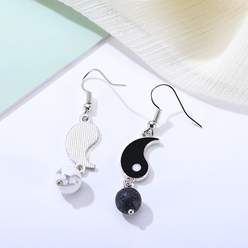 Anting Kait Gantung Wanita Desain Tai Chi Yin Yang Warna Hitam Putih Enamel Untuk Pesta / Hadiah