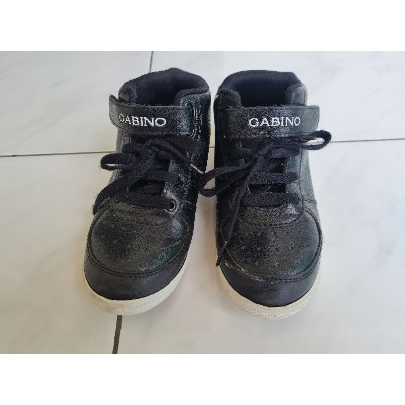PRELOVED sepatu gabino anak laki2 hitam size 30