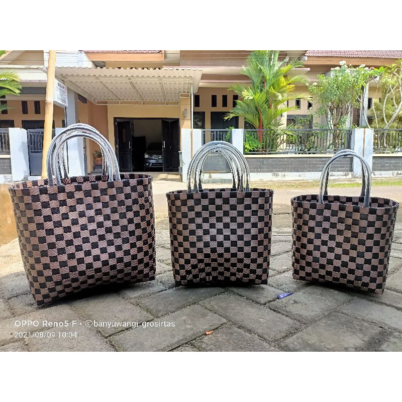 tas anyaman plastik/tas hampers souvenir /tas keranjang anyaman plastik/tas keranjang/tas murah