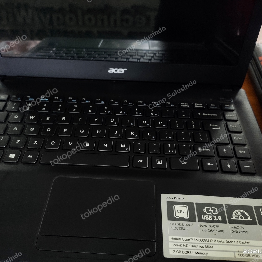 Laptop Acer 14 Z1402-38GR Intel i3-5005U/RAM8GB Second Mulus 95% bekas