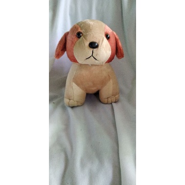 boneka anjing kecil