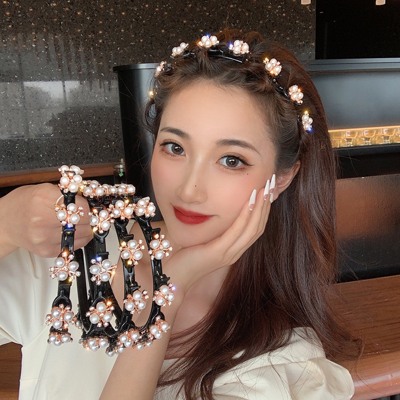 Fashion Pearl Headband Bangs Hairstyle Multi-layer Hollow Woven Headband with Tooth Design Alligator Clip Retro Hairband Face Washing Headdress