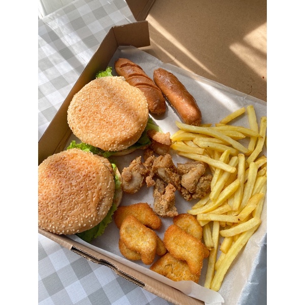 

BURGER BOX COUPLE PACKAGE