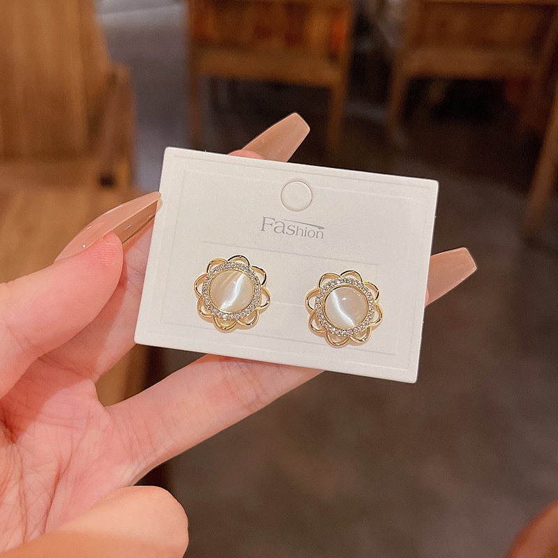 Anting Stud Desain Bunga Matahari Opal Bahan 925 silver needle Untuk Wanita