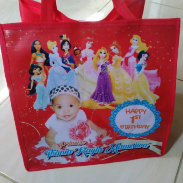 

Tas Ulang Tahun Ukuran Khusus