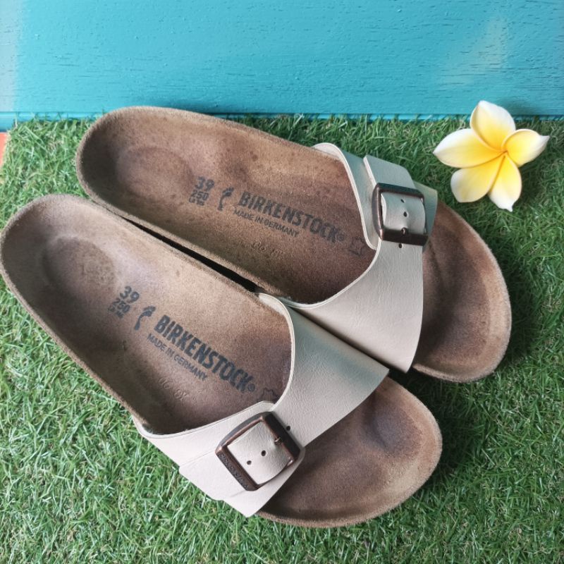 Preloved Birkenstock Madrid Pearl White Size 39 ORIGINAL second bekas