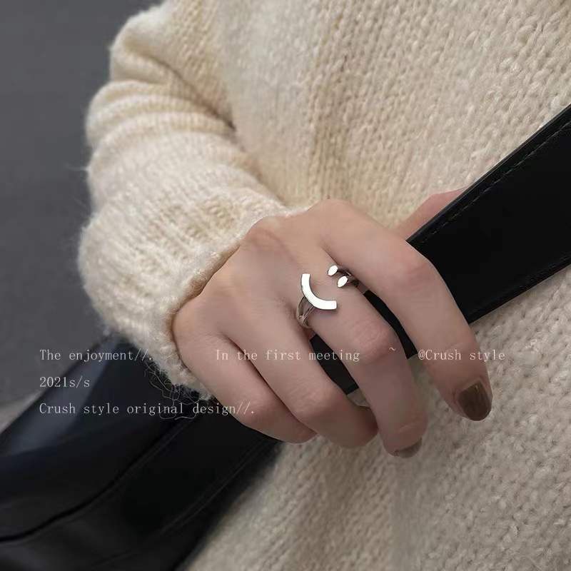 Cincin Jari Telunjuk Adjustable Desain Smiley Face Warna Silver Gaya Korea Untuk Wanita