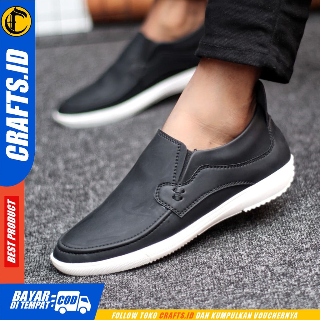 CRAFTS Horyu - Sepatu Slip On Pria Casual