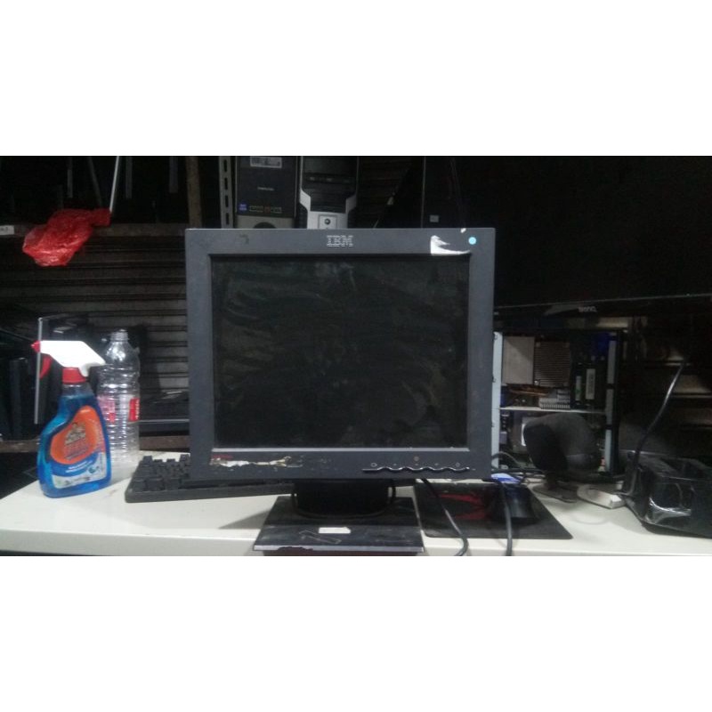 Monitor Lcd 17 inch Kotak