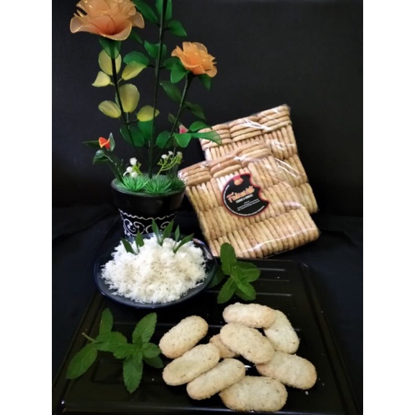 

kue kelapa bakar gurih renyah enak - sagon bakar - khas wonosobo 250g.