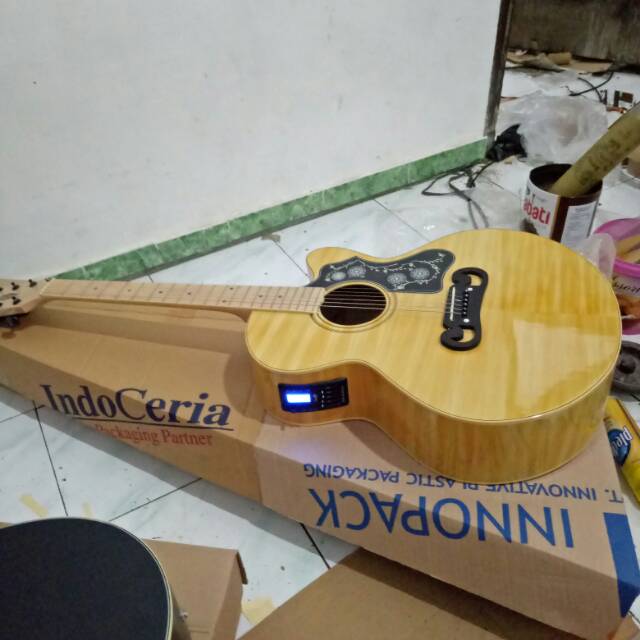 Gitar gibson j200 custom good quality