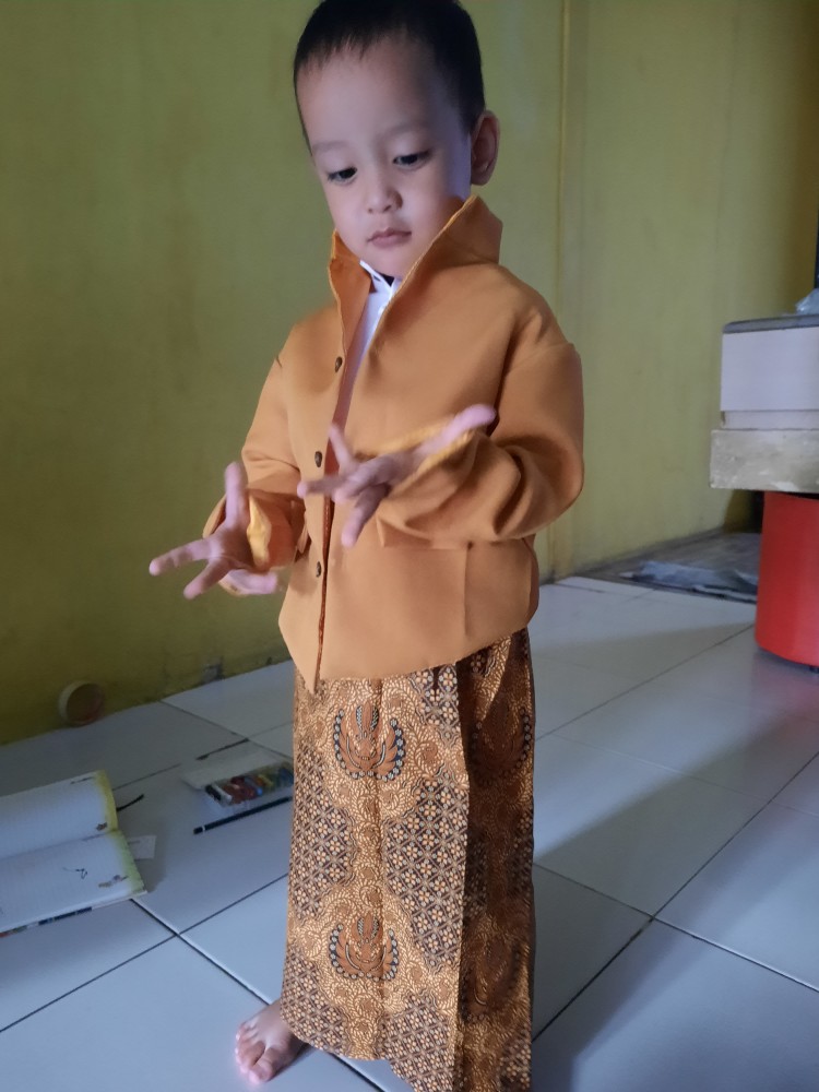 Set Beskap Sikepan Anak Tk-sd-smp / Beskap Hewes Anak / Beskap+rok Batik Coklat+blangkon