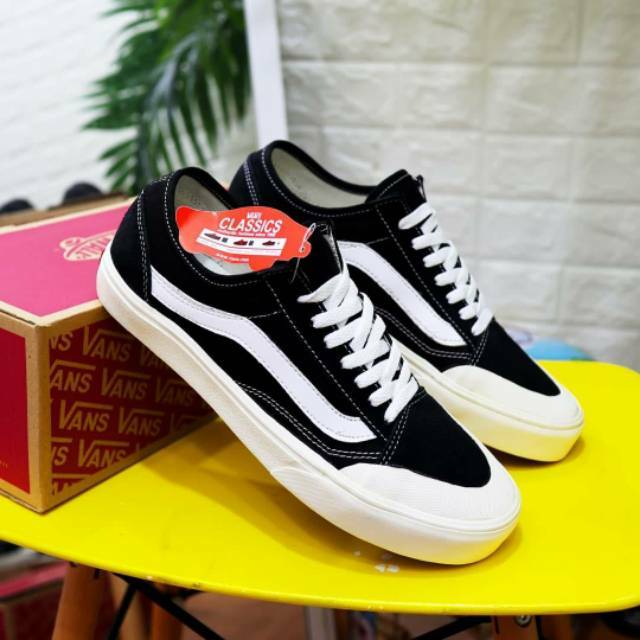 Jual SEPATU VANS PRIA WANITA AUTHENTIC FULL BLACK HITAM POLOS WHITE ...