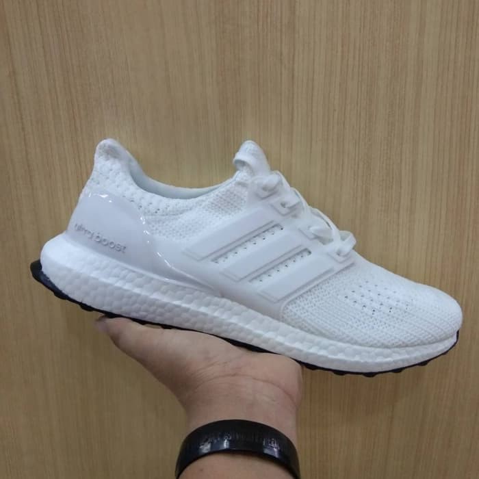 ultra boost 4.0 all white