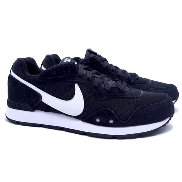 Sepatu Running Nike Venture Runner - Black/White Black