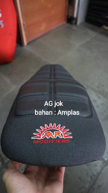 Kulit jok motor MR / sarung jok motor MR modif Six Pax Carbon, Oscar, Amplas MR