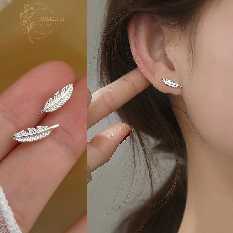 1 Pasang Anting Stud Desain Daun Bulu Bahan S925 Silver Anti Alergi Untuk Wanita