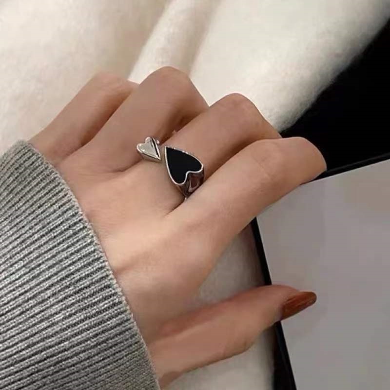 Cincin Model Terbuka Warna Silver Bentuk Hati Hitam Untuk Wanita