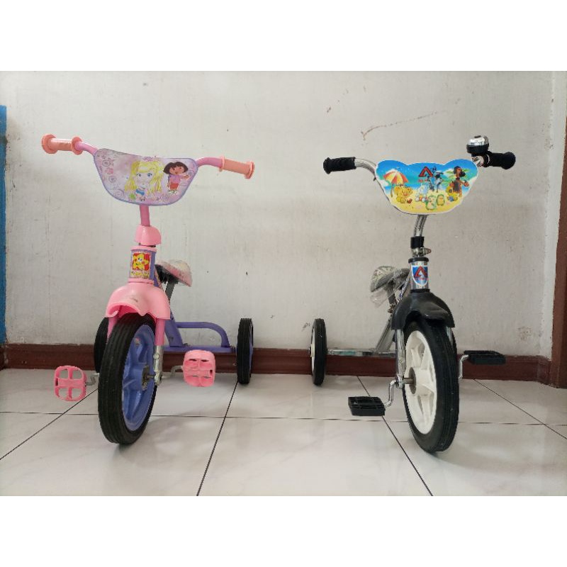 Preloved Sepeda Roda Tiga Anak Besi - Pink dan Hitam / sepeda anak / becak / sepeda besi anak