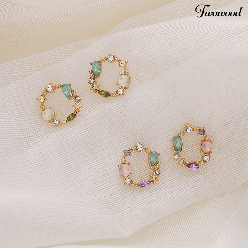 Twowood 1 Pair Alloy Studs Earrings Exquisite Geometric Rhinestone Wreath Piercing Ear Studs for Daily Life