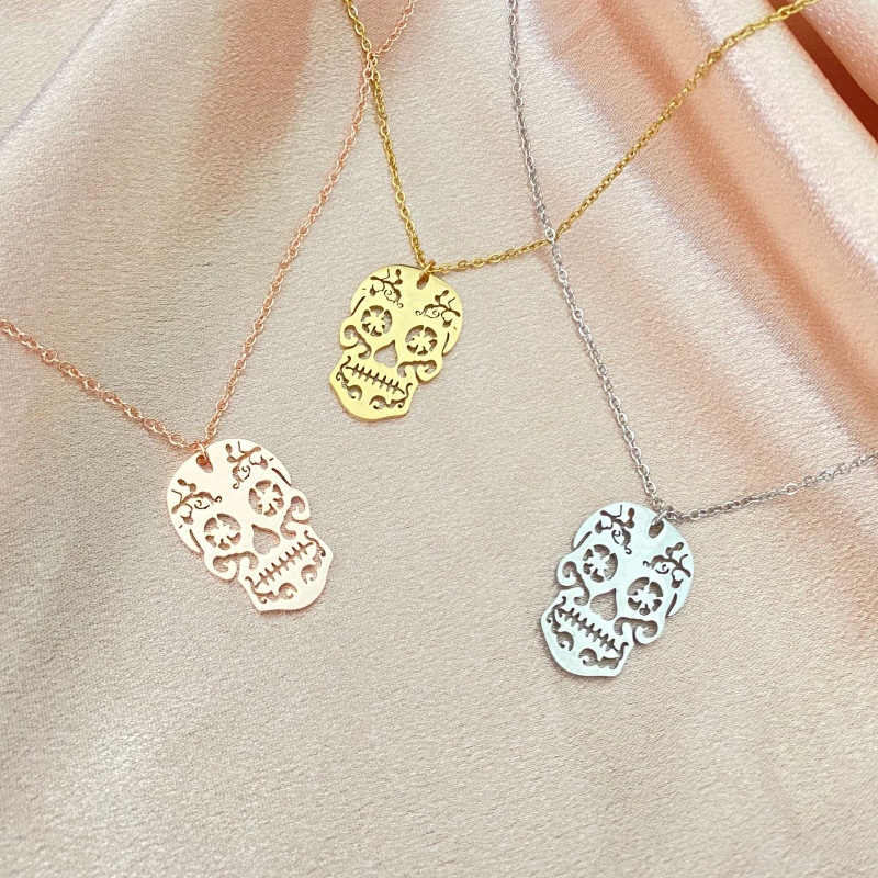 Kalung Rantai Bahan stainless steel Desain Tengkorak hollow Gaya Eropa Amerika Untuk Halloween