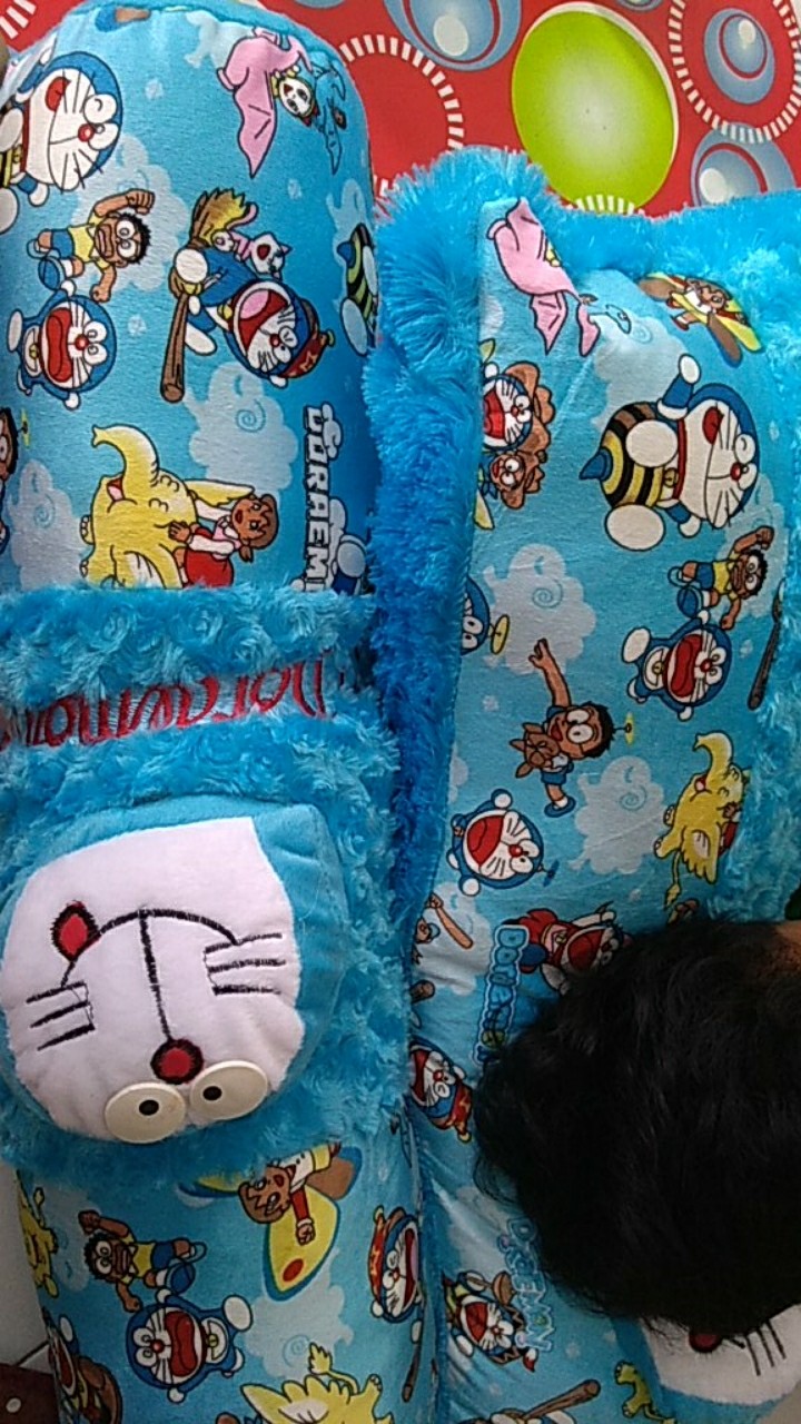 Bantal Cinta Sepasang Karakter Doraemon