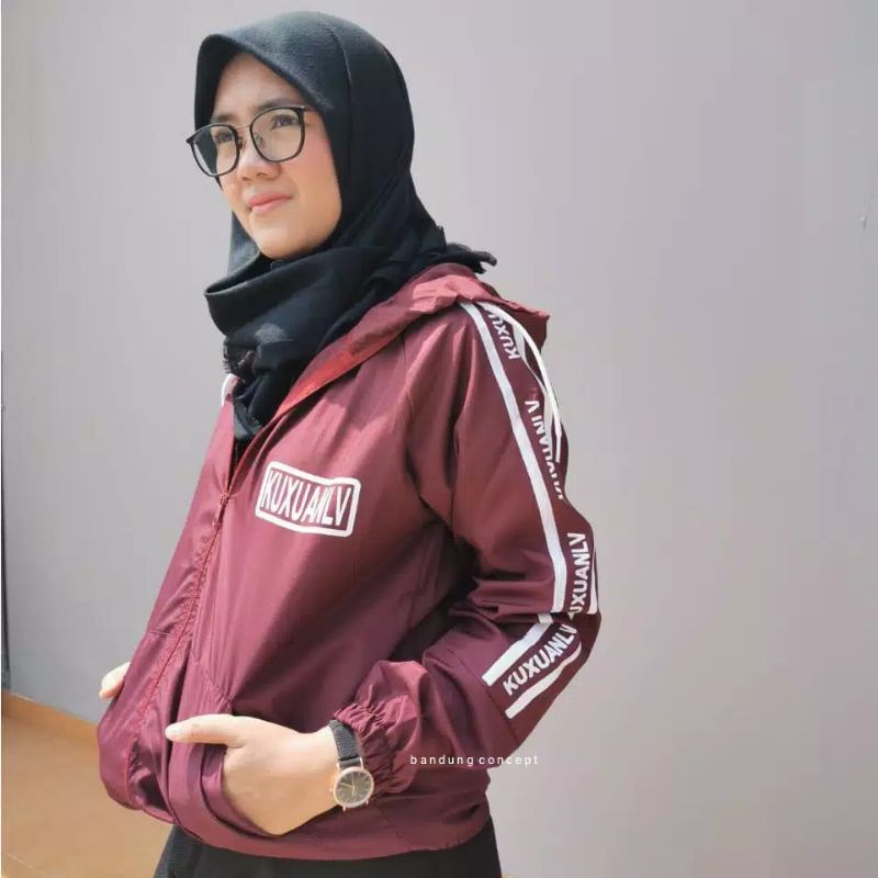Kuxu Jaket - Jaket Parasut Wanita