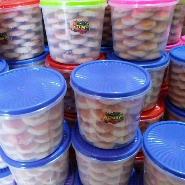 

Kue kacang.