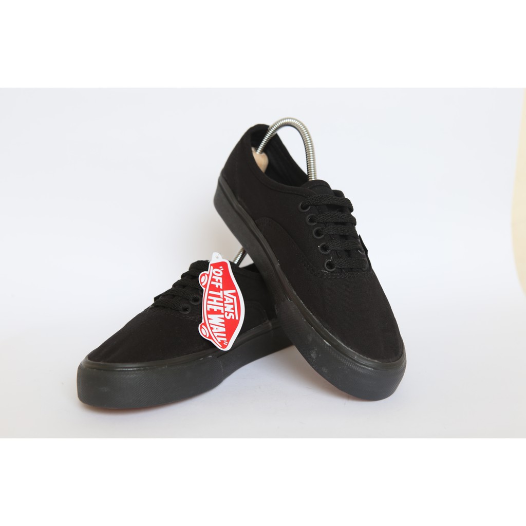 Sepatu Vans Authentic Hitam !