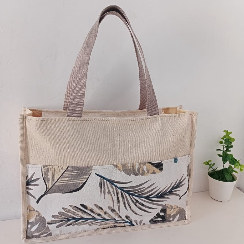 RIENS COLLECTIONS. TAS GONI WANITA KOMBINASI KANVAS MOTIF FLORAL LATAR PUTIH. SOUVENIR JOGJA