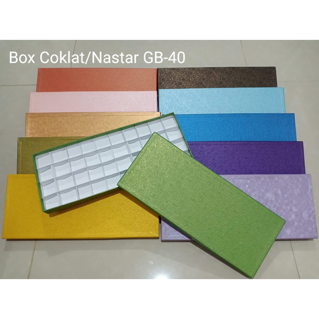 

Box coklat/nastar (gift box 40)