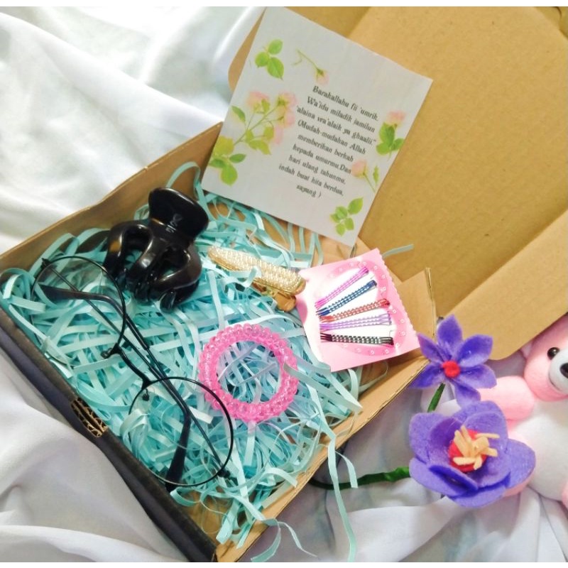 

❤️ HAMPERS ❤️ AKSESORIS CEWEK,KADO ULANG TAHUN WANITA,KACAMATA AKSESORIS RAMBUT