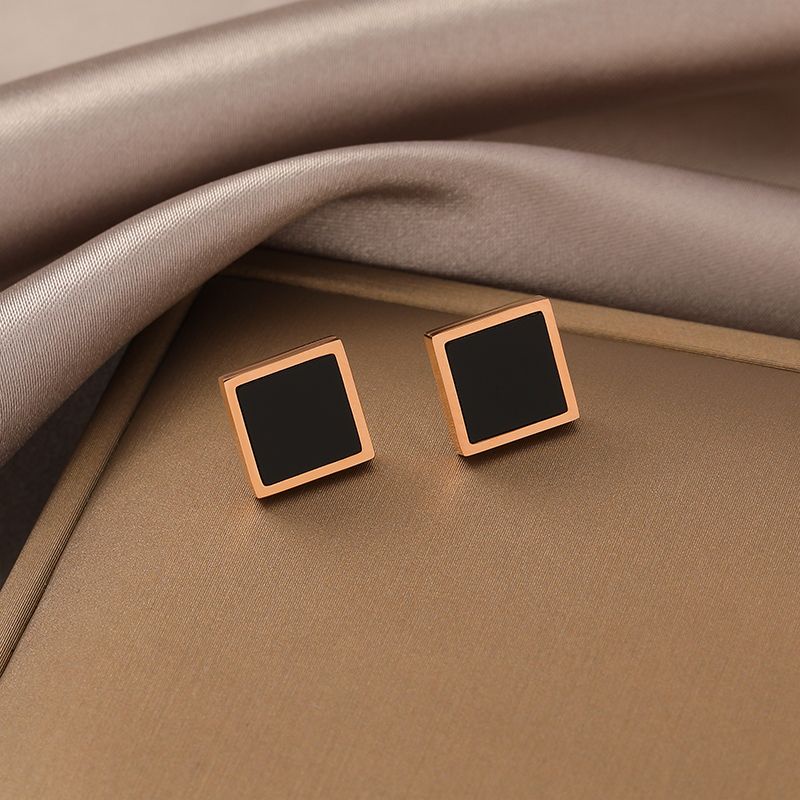 Anting Titanium Kotak Black Square Wanita Korea Rosegold