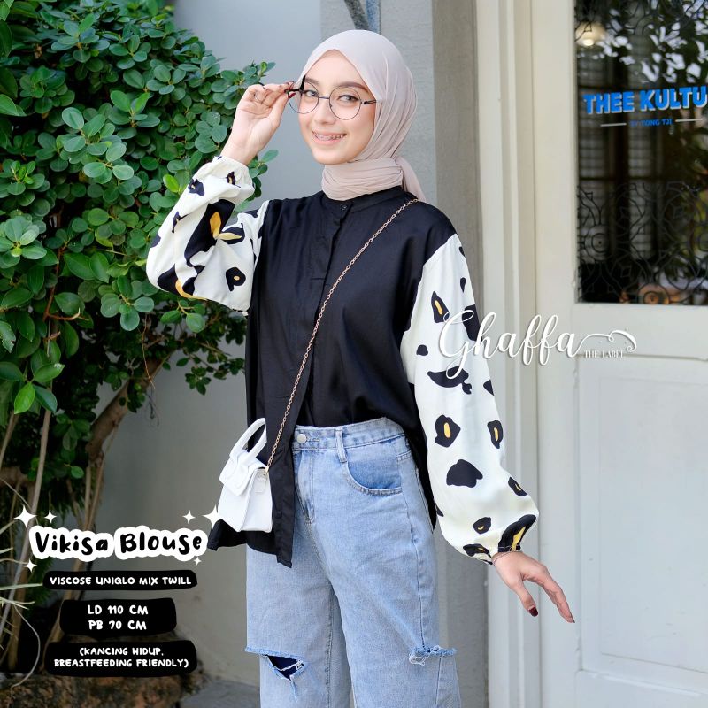 Vikisa blouse by ghaffa the label blouse motif hitam putih