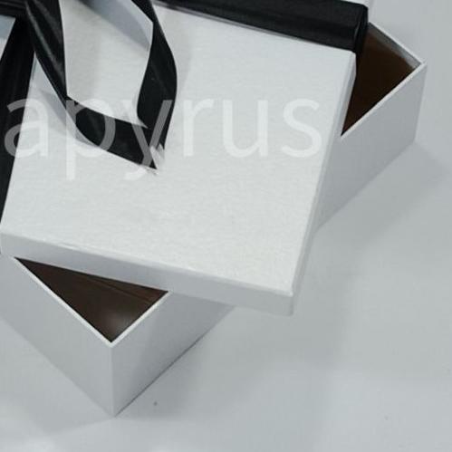 

♤ PAPYRUS 30x30 Tinggi 10cm Kotak Kado Gift Box Hadiah KOTA KADO ♗
