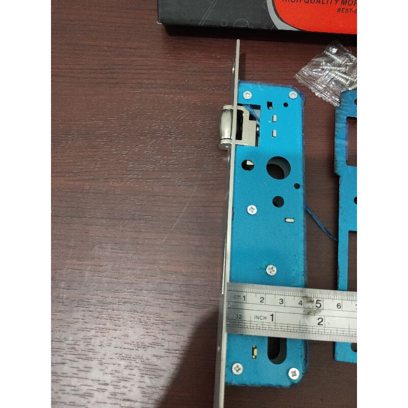 Bodi kunci model pelor atau mortise lock pelor