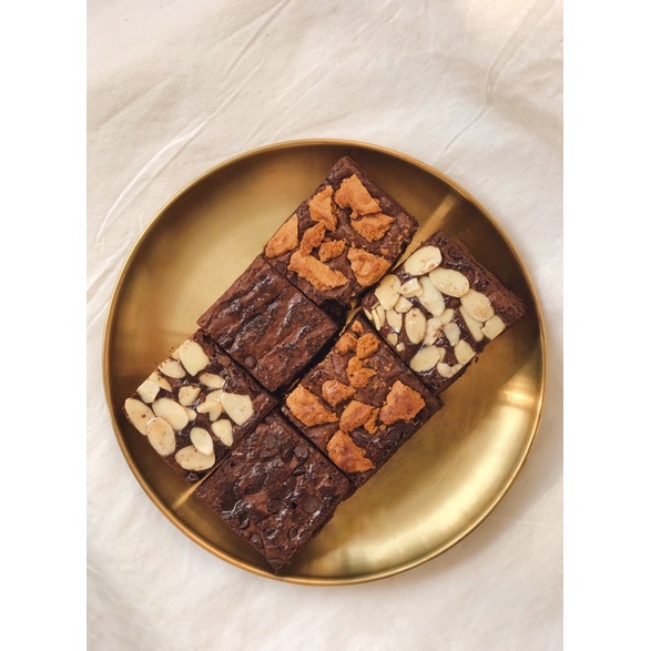 

Fudgy Brownie (20x10 cm)