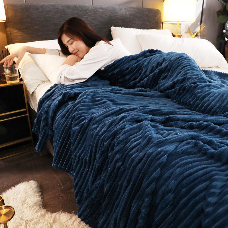 Selimut Bulu Halus Salur Dewasa Motif Polos Aesthetic Murah Terlaris Elegant 180x200 New Arrival-NAVY