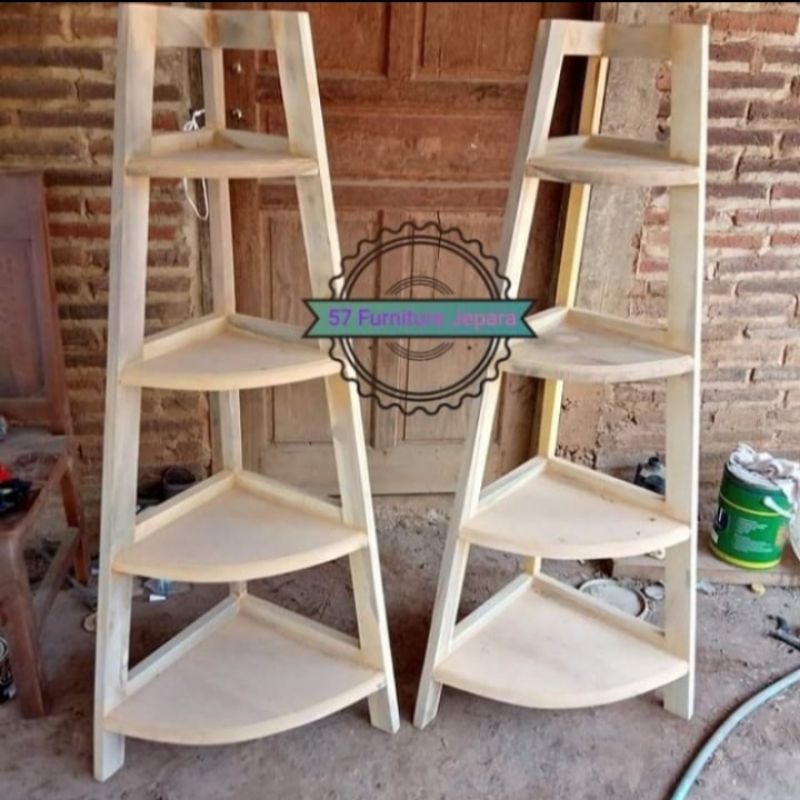 Rak pojok/sudut jati mentahan tempat boneka/tas & hiasan ruang tamu
