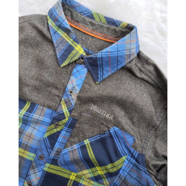 Kemeja Flanel marmot dan guess