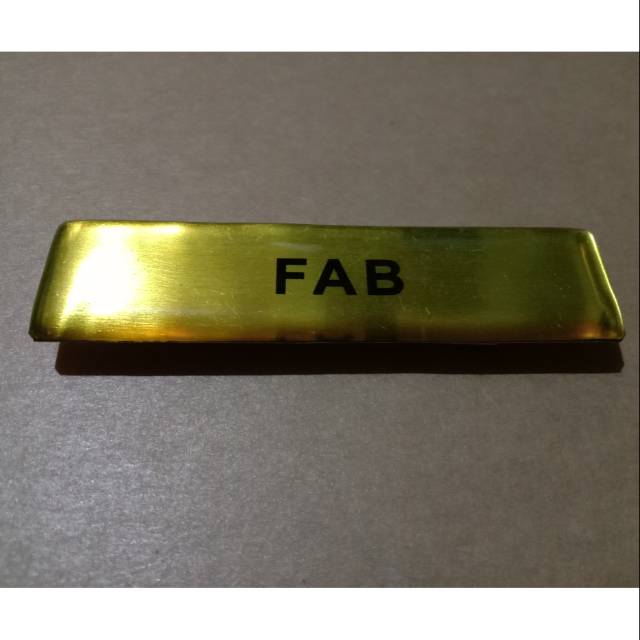 

PAPAN NAMA KUNINGAN MAGNET/NAME TAG KUNINGAN/NAMA DADA/PIN