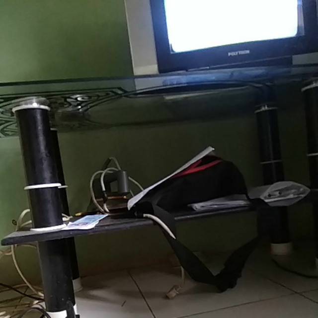 Meja dan tv bekas berkualitas